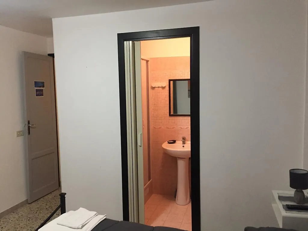 מלון טרפאני Le Isole בית הארחה טראפאני