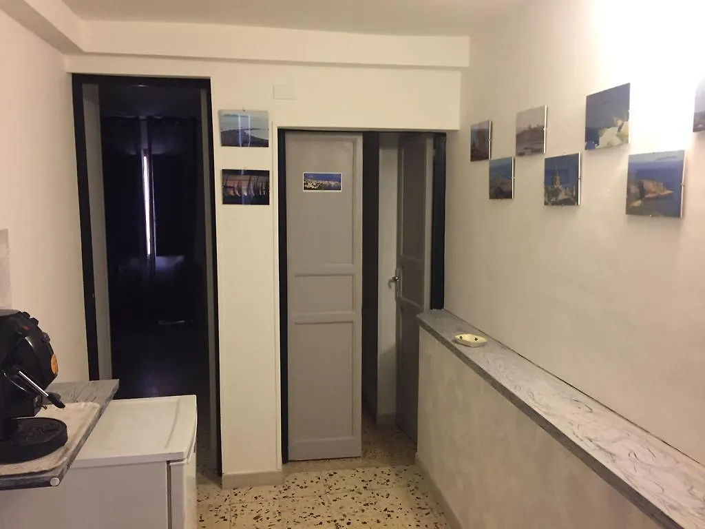בית הארחה מלון טרפאני Le Isole